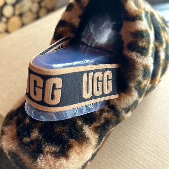 Ugg Fluff Yeah slide - Picture 4 of 6